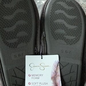 Jessica Simpson Memory foam soft Cushion Gray slippers